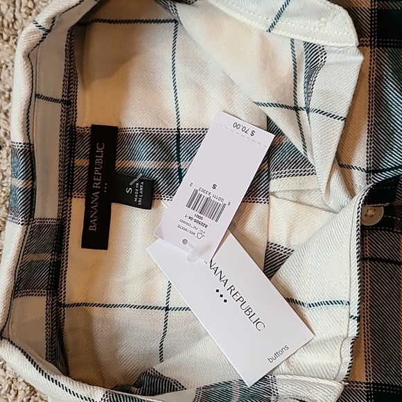 Banana Republic Relaxed Fit Button Shirt - Plaid with cream and green - Picture 5 of 10